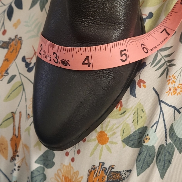Crown Vintage black leather bootie, excellent condition, size 8. - Picture 7 of 7